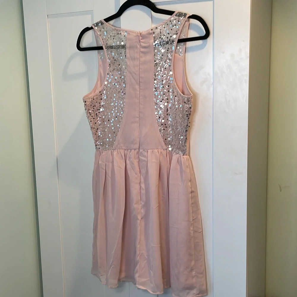 Nordstrom Baby Pink Blush Sequin Dress -‎ Size Medium - Picture 3 of 5